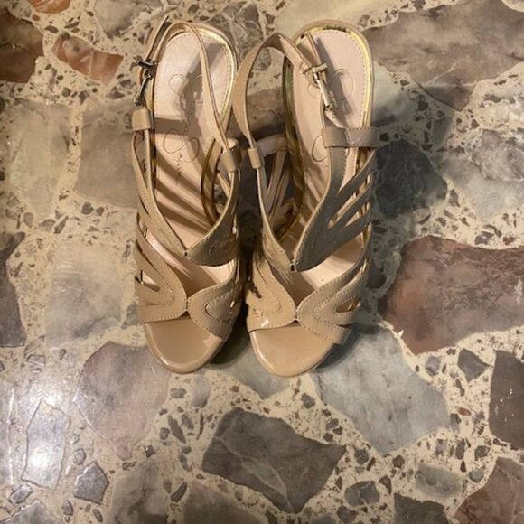 Jessica Simpson Beige Platform heels, size 7 - Picture 1 of 5